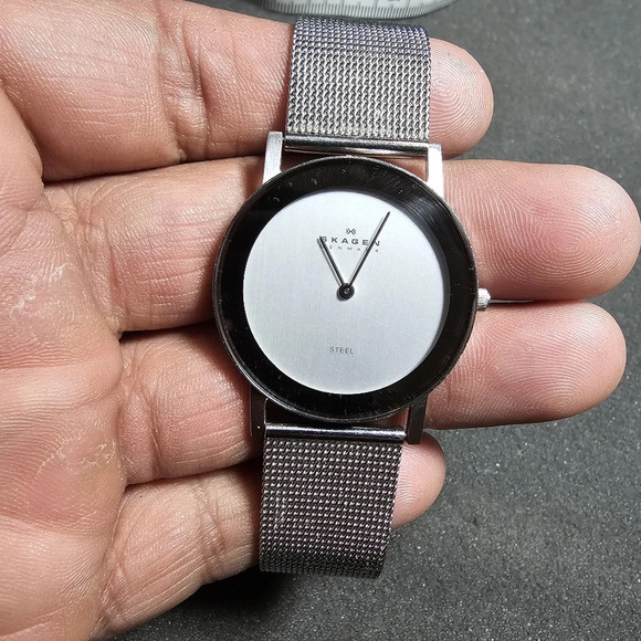 Skagen Denmark Men's 32mm Silver Tone Quartz Analog Watch 39LSS Working shows si - Picture 1 of 10